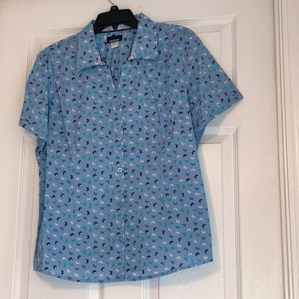 size XL, bust up to 44β inches, new condition, butterfly π¦ button down - Picture 4 of 14